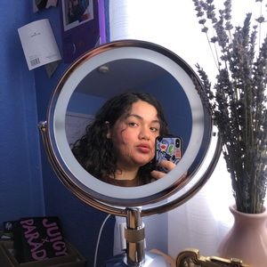 Meet your Posher, Antonia